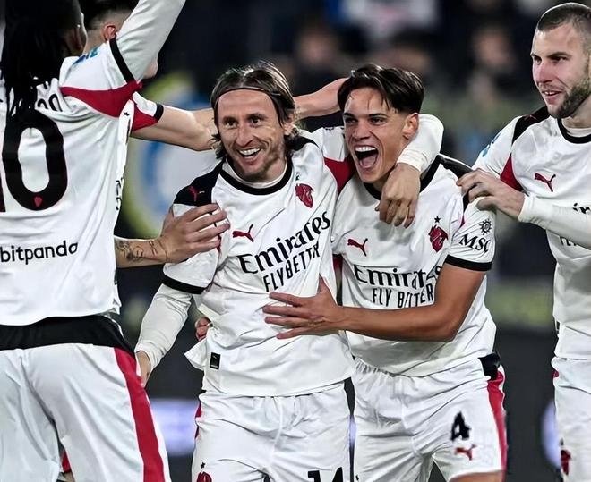 布兰登·威廉姆斯成奇兵，追平赛季最高得分，独行侠战胜火箭（布兰登·威廉姆斯化身奇兵，追平赛季得分纪录，独行侠力克火箭）