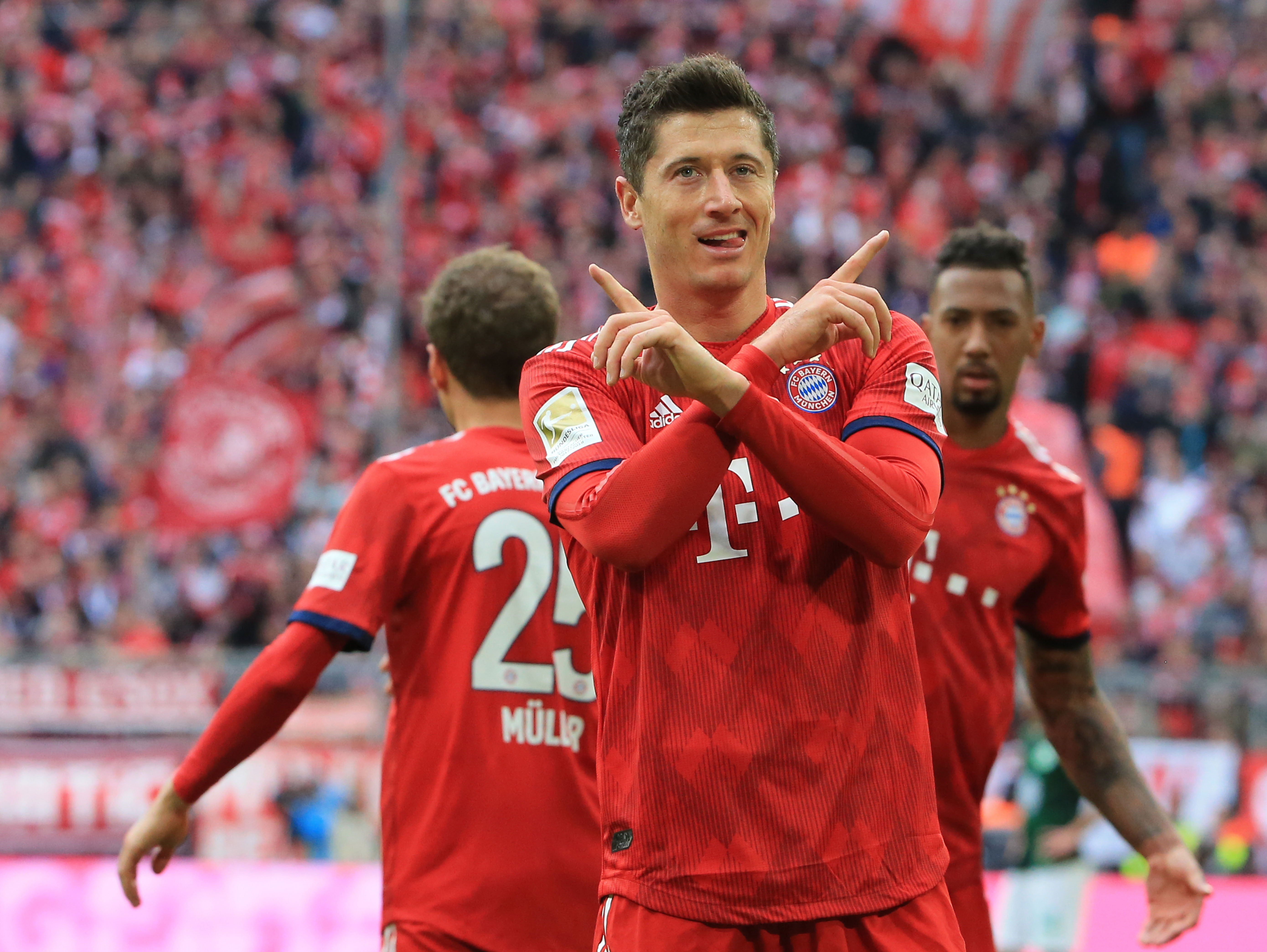 意媒：米兰派球探现场考察亨克18岁前腰卡雷察斯（意媒：米兰球探现场观战亨克18岁前腰卡雷察斯）