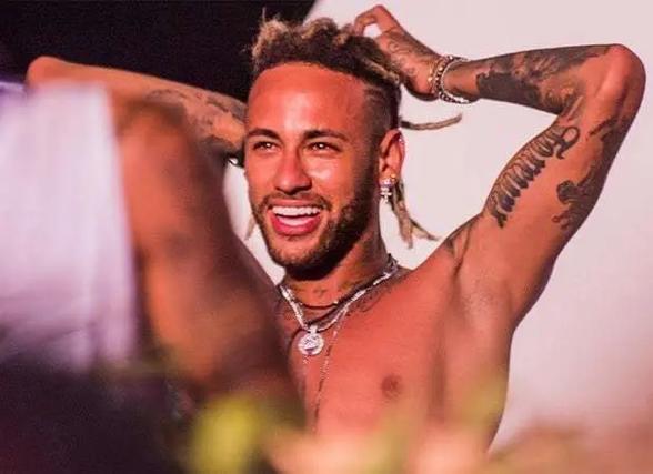 足记·风云丨2025足协杯巅峰之战—钟义浩（足记·风云：2025足协杯终极对决——钟义浩）