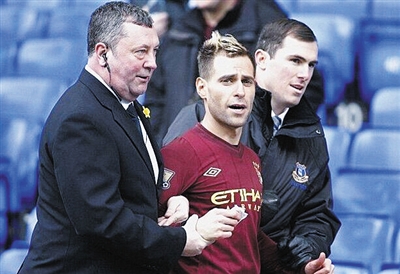 中国龙之队11周年球迷大会圆满举行 共赴山城之约（中国龙之队十一周年球迷盛典圆满收官 相会山城共襄盛举）