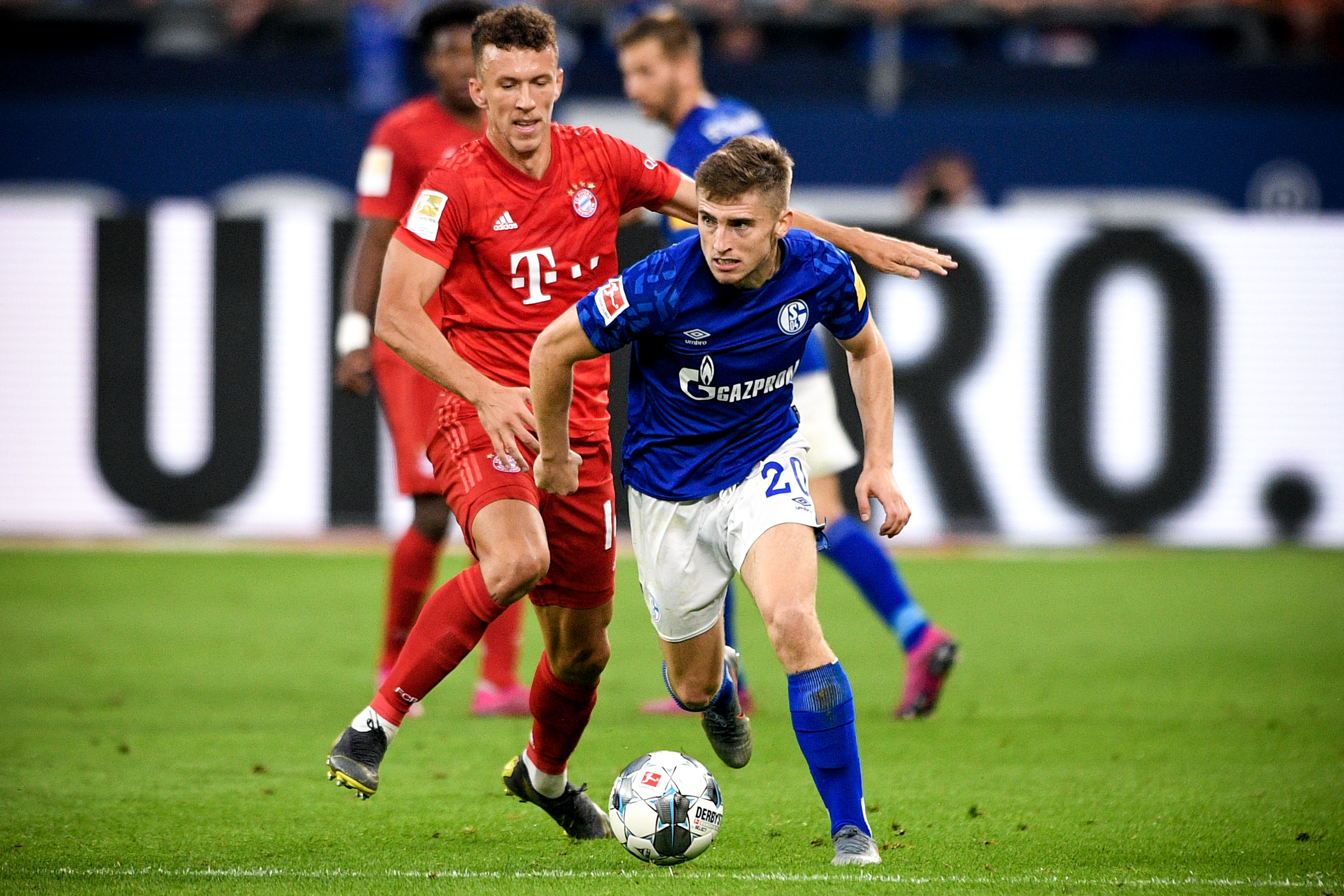 曼联迎战狼队，我真担心被惹毛的阿莫林，会帮利物浦解套！（曼联战狼队：就怕阿莫林发飙，替利物浦解困）