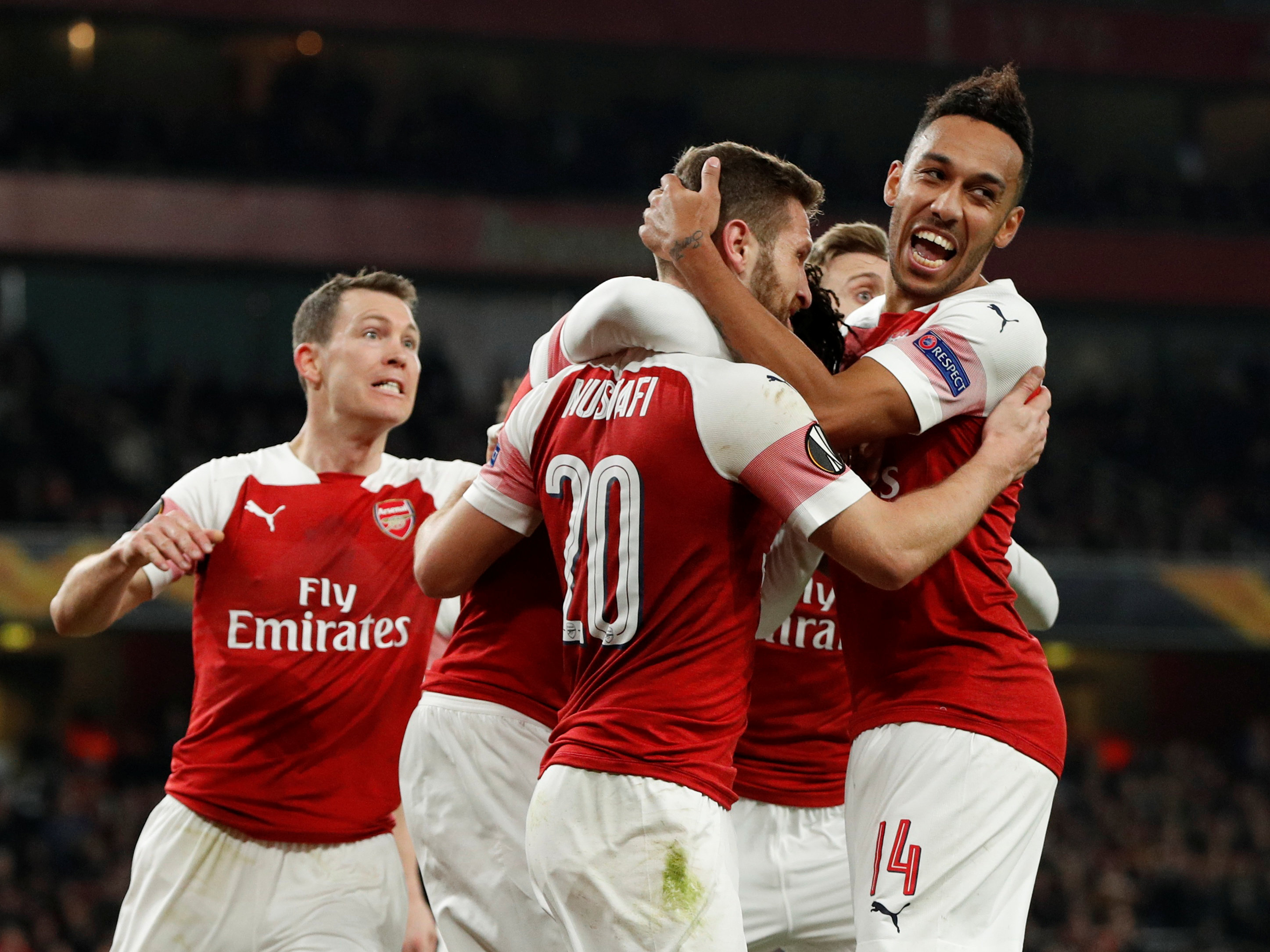 记者：拜仁考虑通过引进巴莱巴以顶替去向未明的格雷茨卡（记者称拜仁考虑引进巴莱巴，顶替去向未定的格雷茨卡）