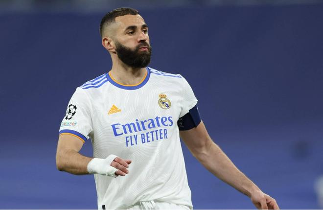 科斯塔库塔：库普梅纳斯踢后卫失误太多，位置提前有利于进攻（科斯塔库塔：库普梅纳斯打后卫失误偏多，前移位置更利于进攻）