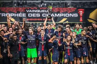 判若两队，武汉三镇前14轮5胜3平6负，后16轮1胜4平11负（反差悬殊：武汉三镇前14轮5胜3平6负，后16轮仅1胜4平11负）