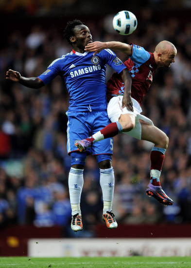 半场：热那亚1-1佛罗伦萨，厄斯蒂高破门，古德蒙德松点射（半场战平：热那亚1-1佛罗伦萨，厄斯蒂高建功，古德蒙德松点球命中）