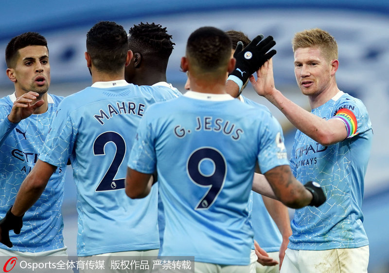 76场比赛10个帽子戏法，凯恩帽子戏法数来到德甲历史第五（凯恩76战收获10次帽子戏法，升至德甲历史帽子戏法榜第5）